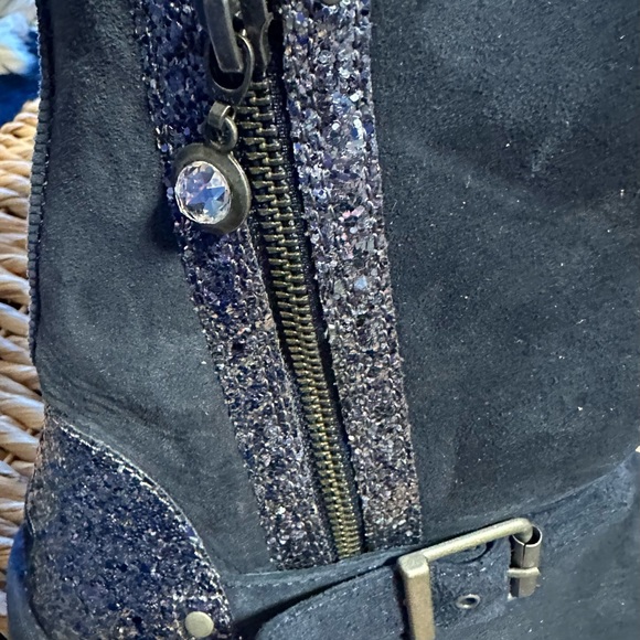 UGG Australia Women's 8 - Navy Blue Suede Boots - Picture 4 of 13